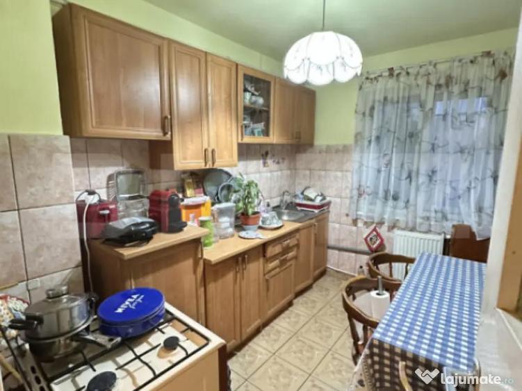 Apartament cu 4 camere, semidecomandat, Deva, zona lini?ti - 5