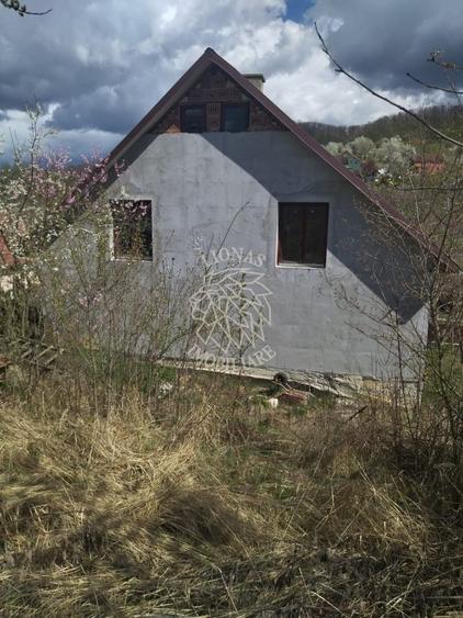 Casă individuală cu 3 camere cu Canalizare în Sud