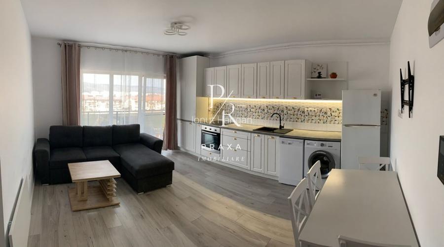 Apartament cu PANORAMA, 2 camere, balcon, parcare, mobilat, zona str. Teilor!