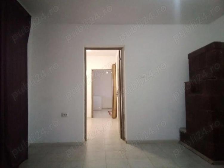 Casa deosebita ?i teren generos de vanzare - 2