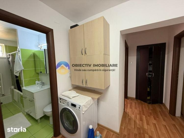 Apartament cu 3 camere semidecomandat în Central
