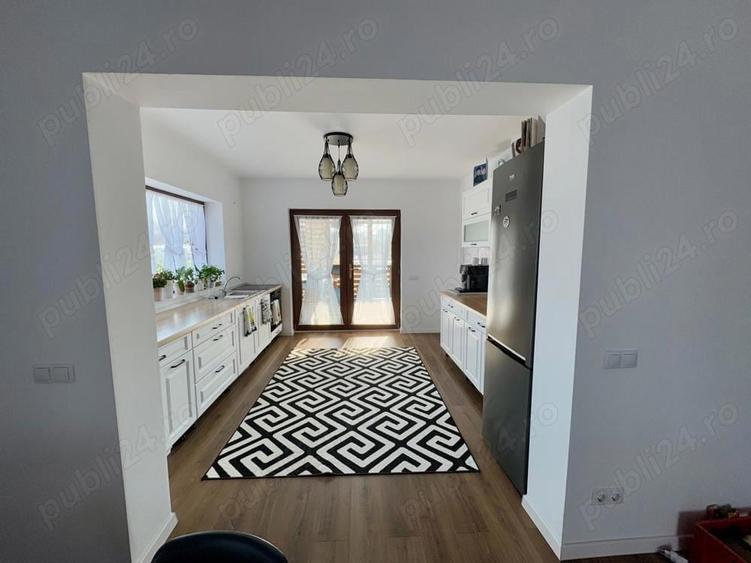 persoana fizica vand casa in Lapu?el - 7