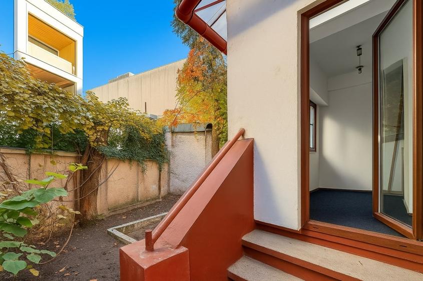 Refugiu interbelic cu 3 camere - 90 mp utili - Curte interioara - 17