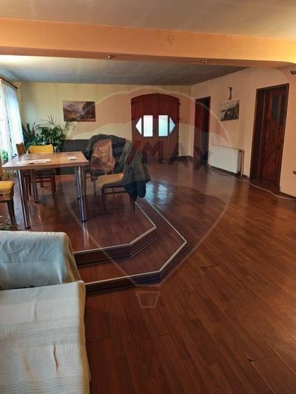 P+E+M cu 13 camere, Bariera Valcii in proximitatea Spitalului Regional - 11