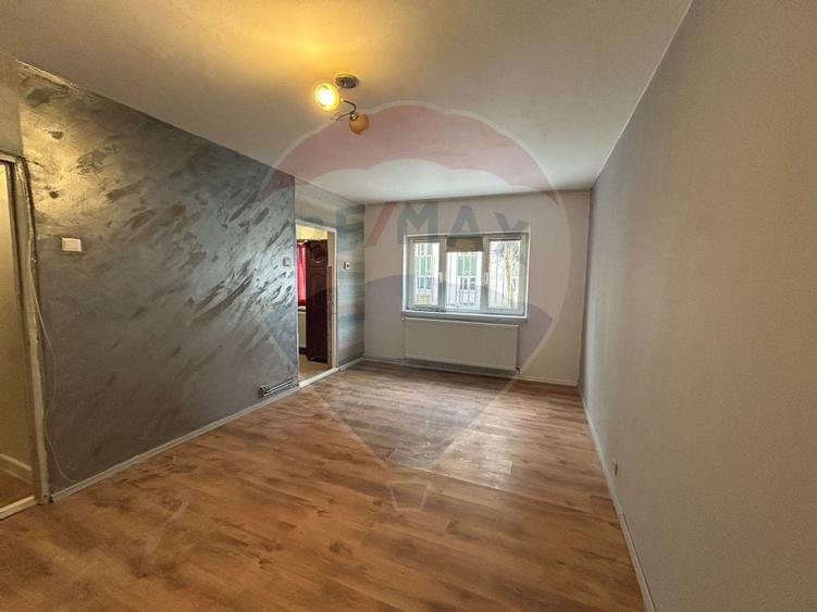 DE INCHIRIAT: Apartament cu 1 camera - 1