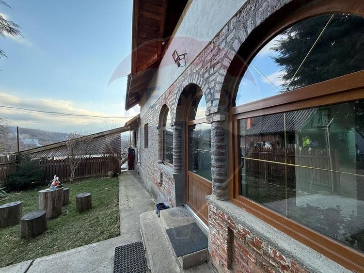 Casa cu teren de vanzare Golesti-Ramnicu Valcea / Manastirea Filimon - 2