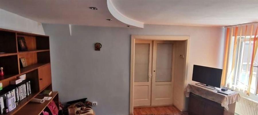 Casa, singur in curte in Bod, zona Centru - 6