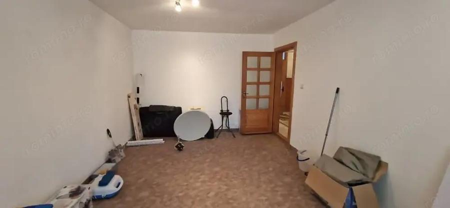 Vand apartament cu 4 camere Micro 4 - 6