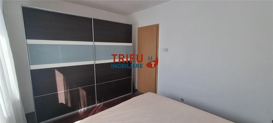 Apartament 3 camere de vanzare zona Piata etaj.3 - 5