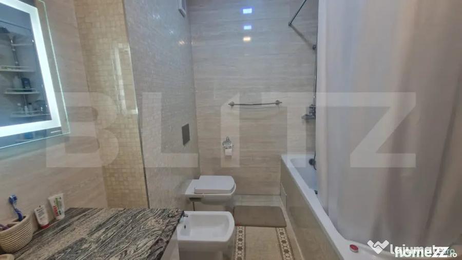 Apartament cu 3 camere decomandat în 13 Decembrie