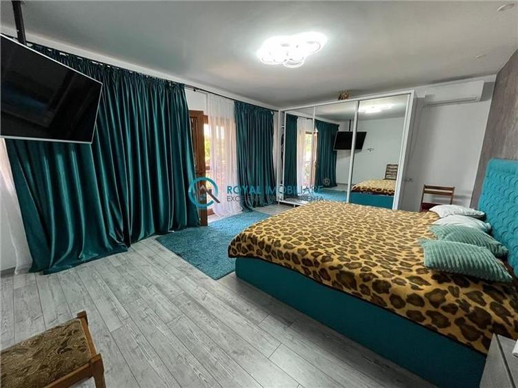 Casă individuală cu 5 camere cu Teren 5683 Mp în Românești