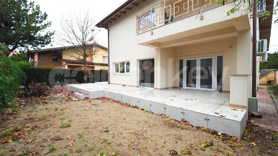 Vila spatioasa cu 6 camere si 500mp teren - 1