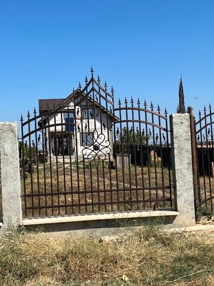 Vînd casā , vilā : la gri - 6