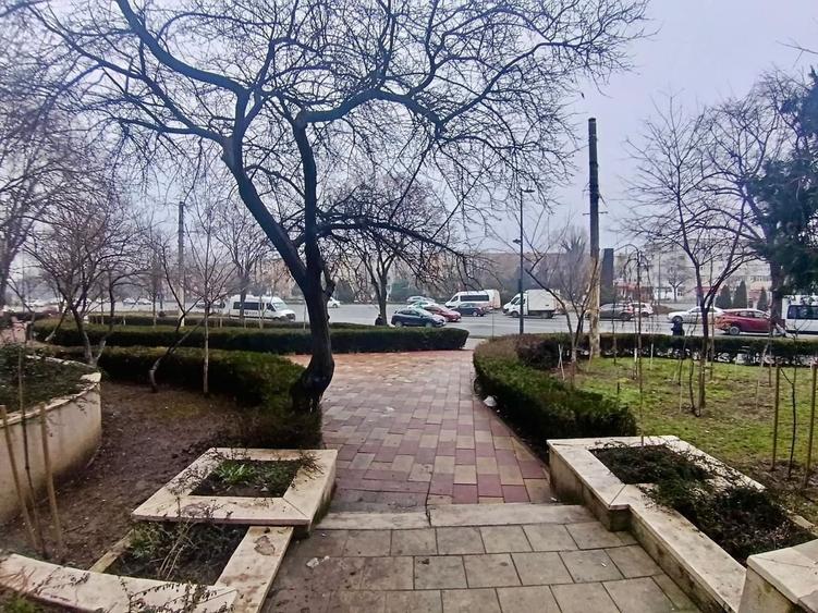 Spațiu comercial de închiriat – Dacia, intersecție, 60 mp - 1