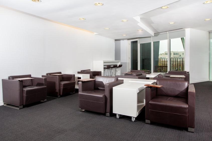 Acces la birouri în Regus Charles de Gaulle Plaza - 2