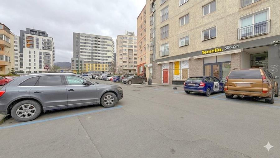 Spatiu comercial, pretabil magazin alimentar, locuri de parcare, Astra-Racadau - 2