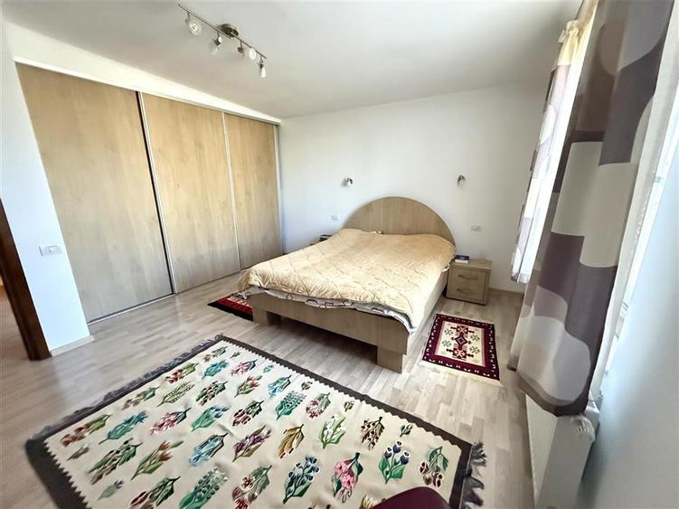 Vila tip Duplex, Curte proprie, Sanpetru Brasov - 6