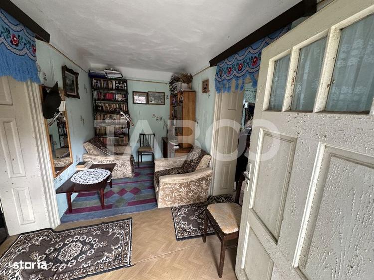 Casa cu gradina 3 camere anexe gospodaresti 5702 mp teren in Gura Vaii - 8