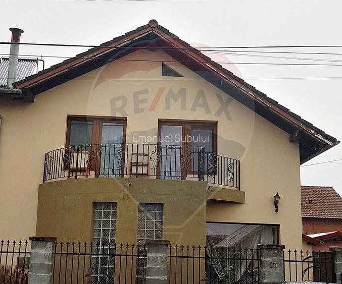 Casă cu 5 camere în Exterior Vest Casă cu 5 camere în Exterior Vest
