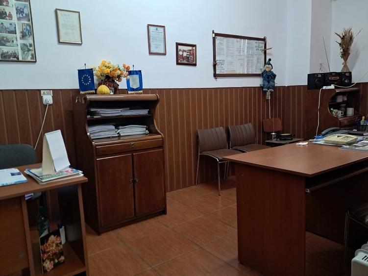 Ofer spre închiriere spațiu comercial - 4