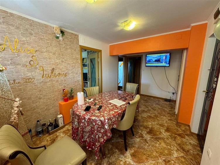 Apartament 3 camere , zona Liceul Pedagogic, etaj 3, mobilat si utilat - 3