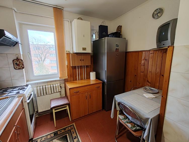 Apartament 2 camere semimobilat zona Astra - Planete - 9