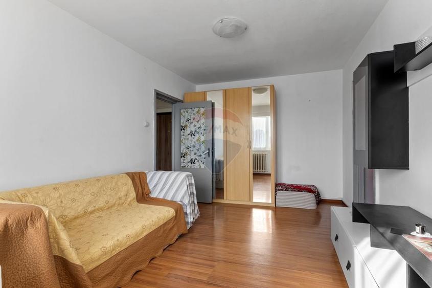 Apartament cu 3 camere de inchiriat- zona Vlaicu - 1