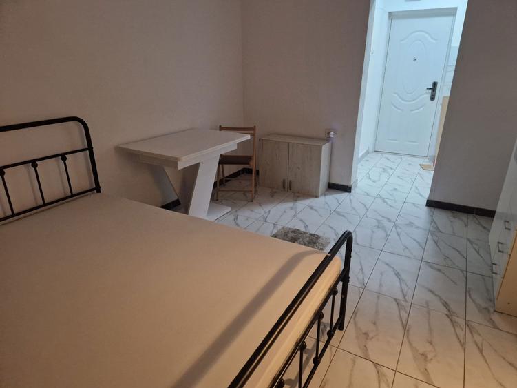 Garsoniera recent renovata - 2