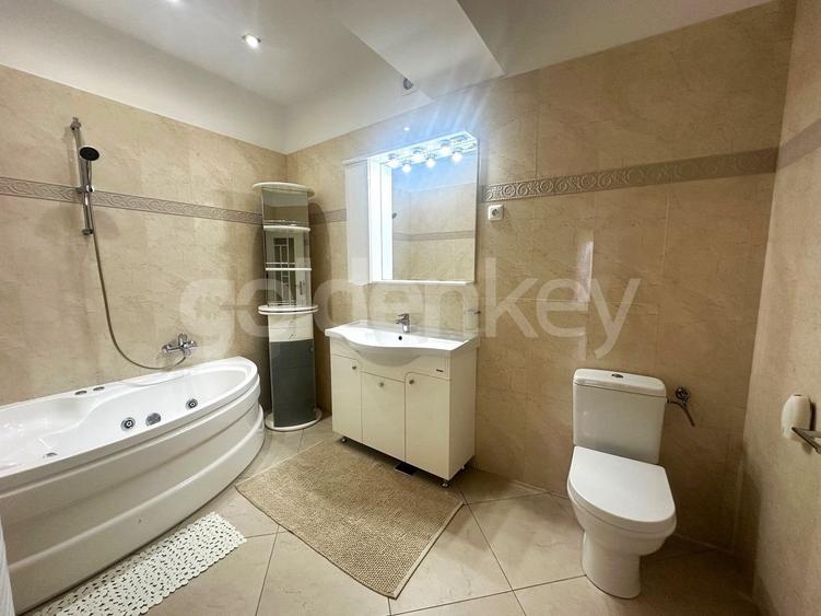 Apartament cu vedere spectaculoasa catre mare - 8