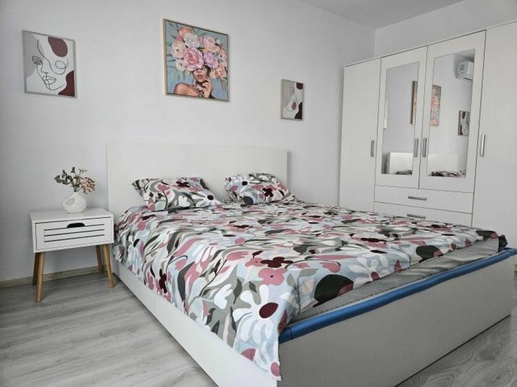 Apartament cu 3 camere decomandat în Decebal