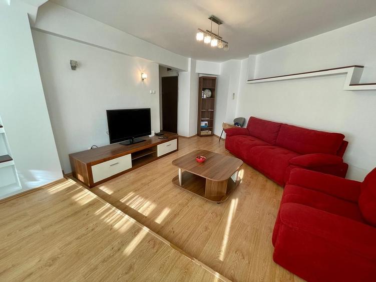 Apartament cu 3 camere decomandat, mobilat în Ultracentral