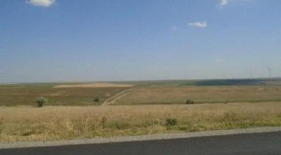Teren de 9000 mp, în Schela