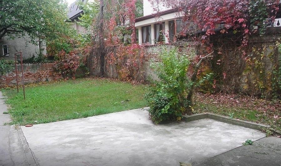 Casă cu 8 camere cu Garaj în Primăverii