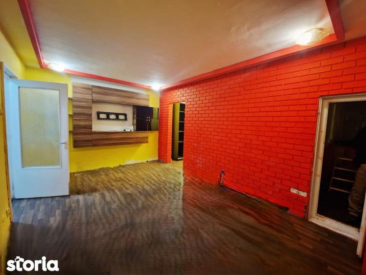 Apartament cu 2 camere semidecomandat în Tei