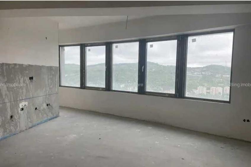 Apartament cu 3 camere decomandat în Florești