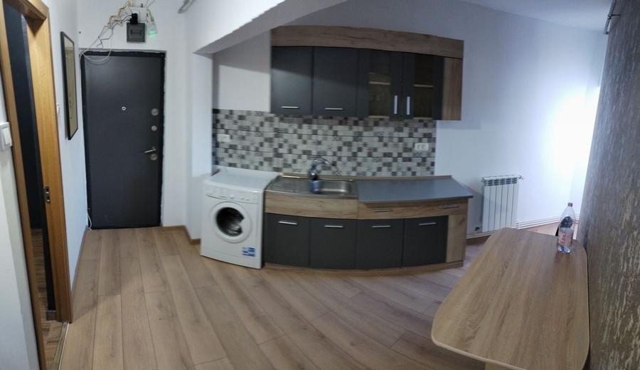 Garsonieră decomandată în Central