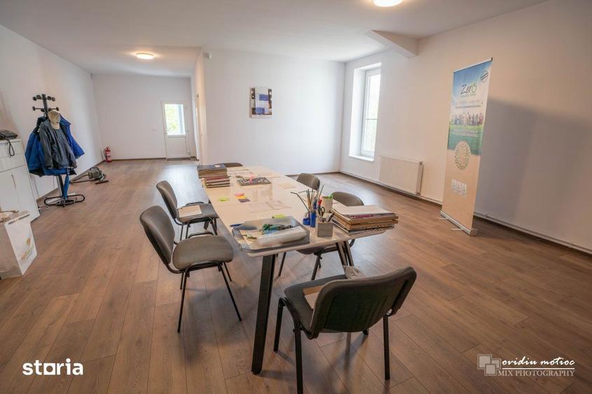 Spațiu comercial, de 590 mp, în Florești