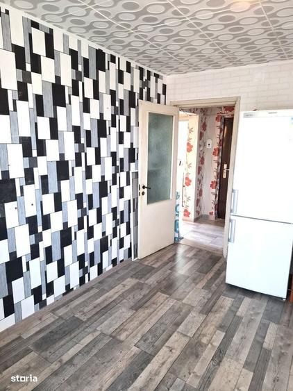 Apartament cu 3 camere decomandat în Micro 5