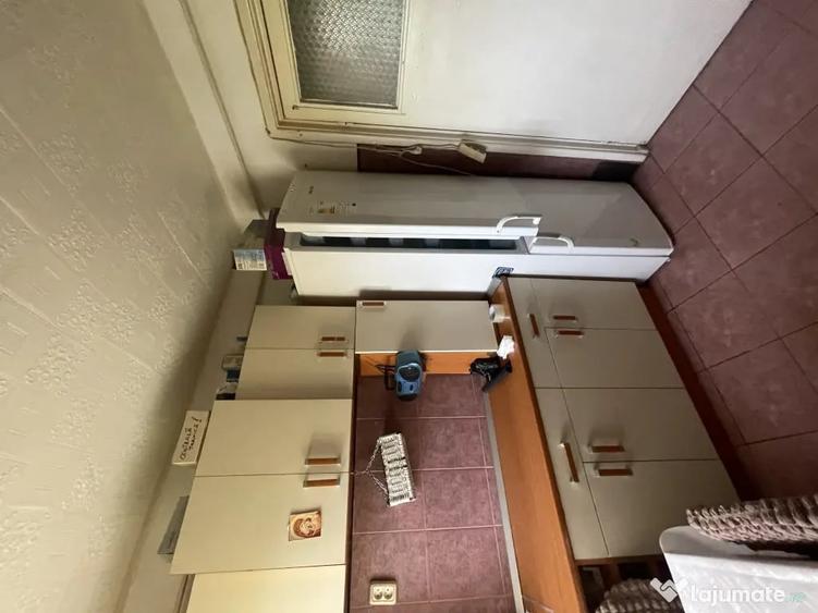 Apartament cu 3 camere semidecomandat în Ultracentral
