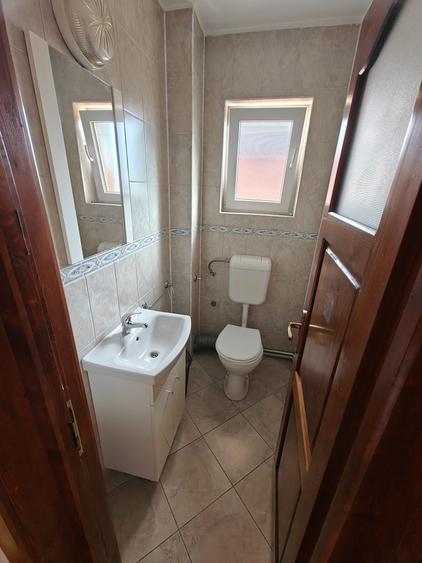 Apartament cu 3 camere decomandat în Turnișor