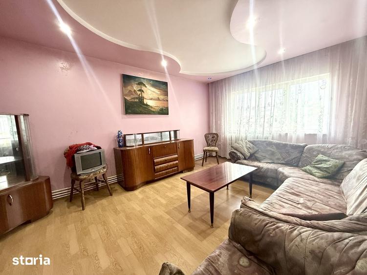 Apartament cu 4 camere decomandat în Radu Negru