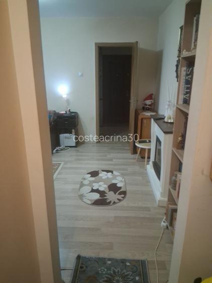 Vand apartament 3 camere