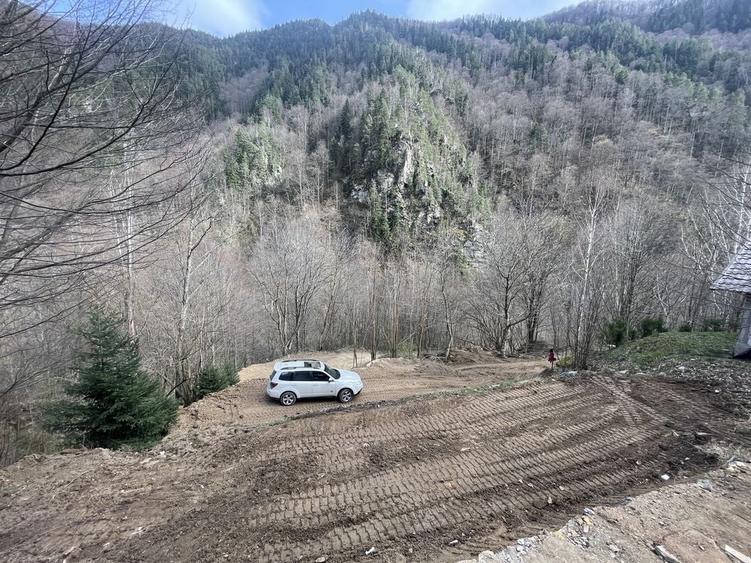 Teren de 832 mp, în Jidoștina