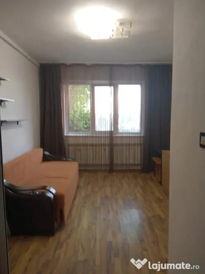 Garsonieră decomandată în Micro 40
