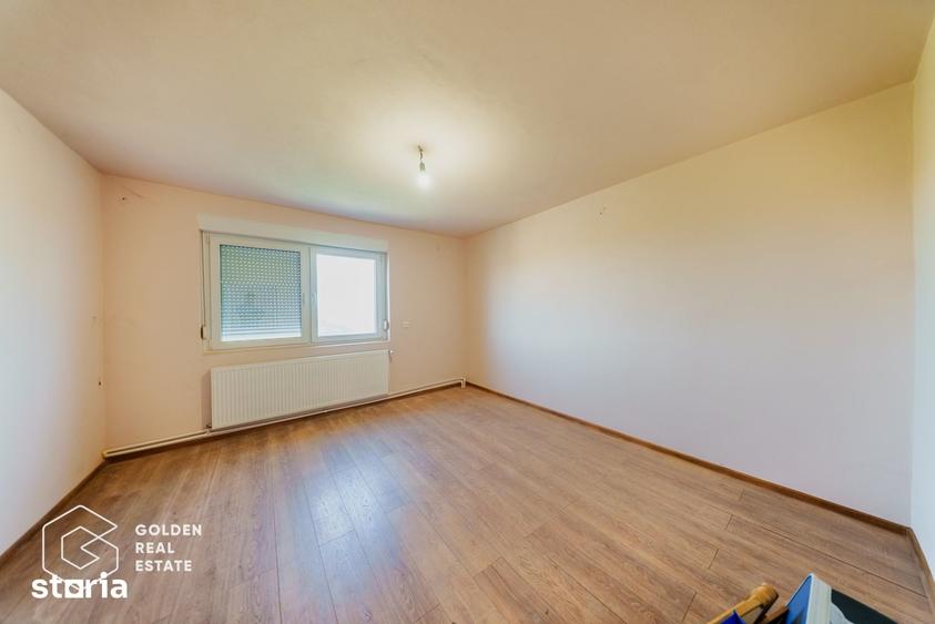 Casă cu 5 camere cu Teren 1878 Mp în Central