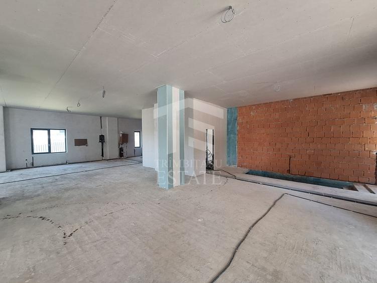Spațiu comercial, de 275 mp, în Tunari