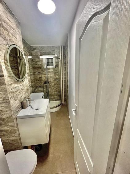 Apartament cu 3 camere semidecomandat în Dacia