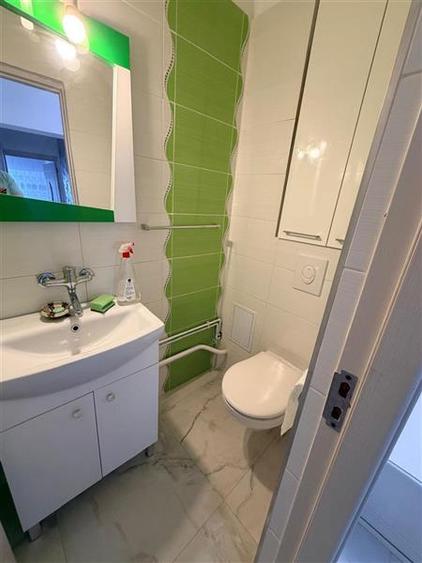 Apartament cu 3 camere decomandat, mobilat în Dacia