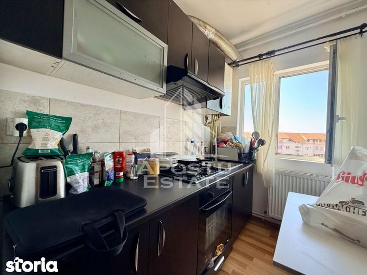 Apartament cu 3 camere, mobilat în Girocului