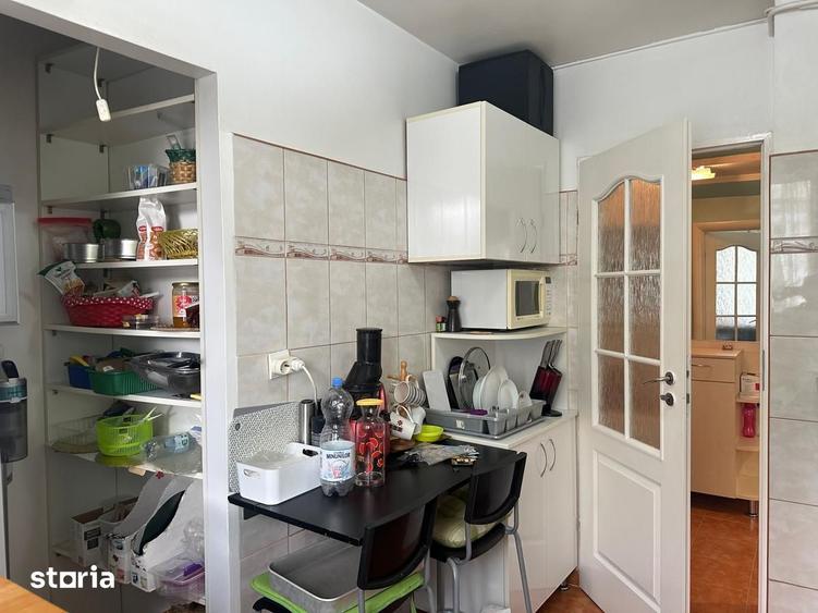 Apartament cu 3 camere, mobilat în Berceni